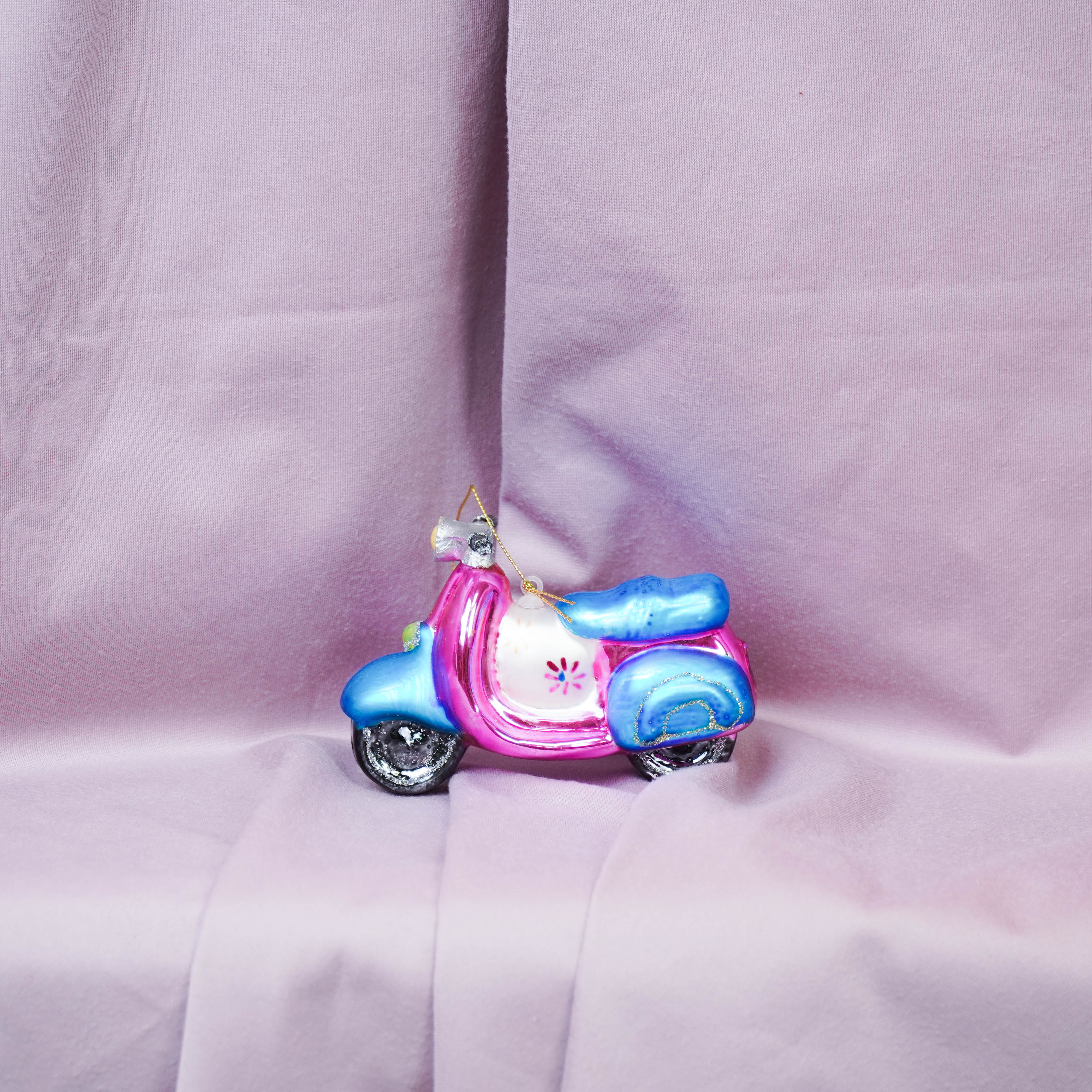 Kerstversiering - Kersthanger - Scooter - Glas - Paars/Blauw - 11,5x5x8cm