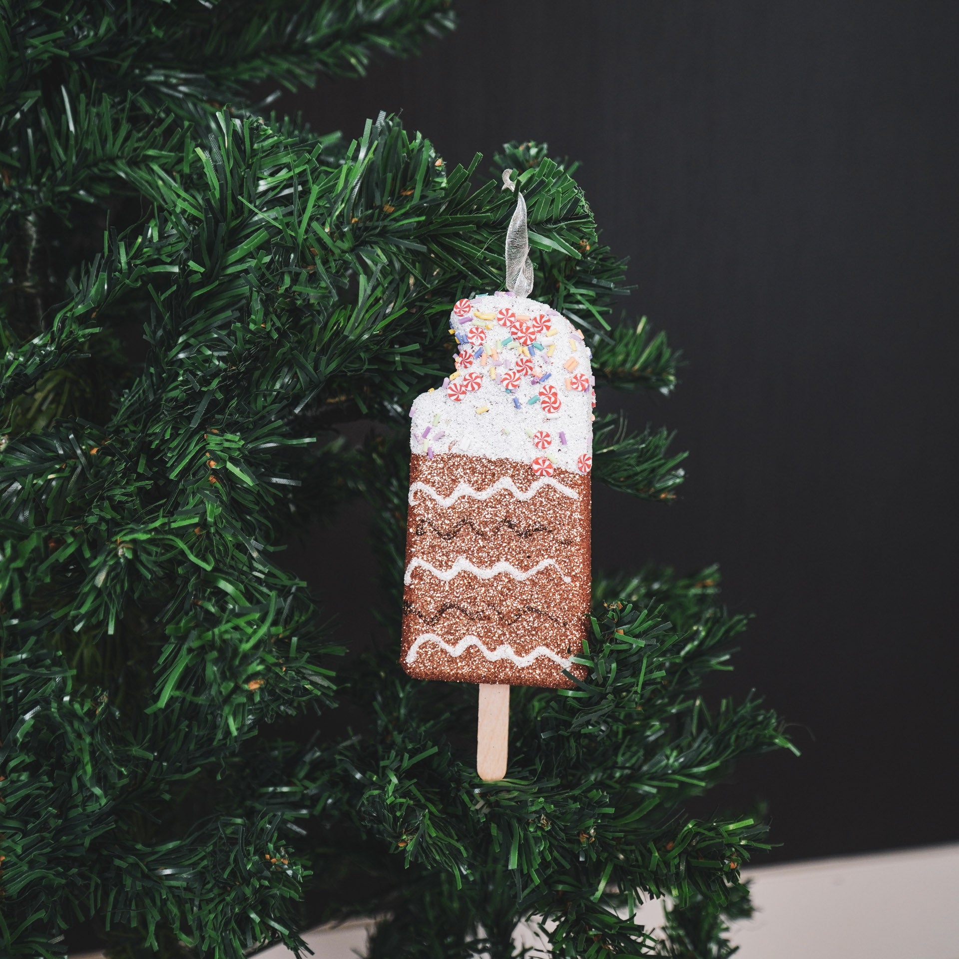 Kerst Hangers - 3 Ijsjes - Foam - Bruin met Spikkels -S3 -5x14cm