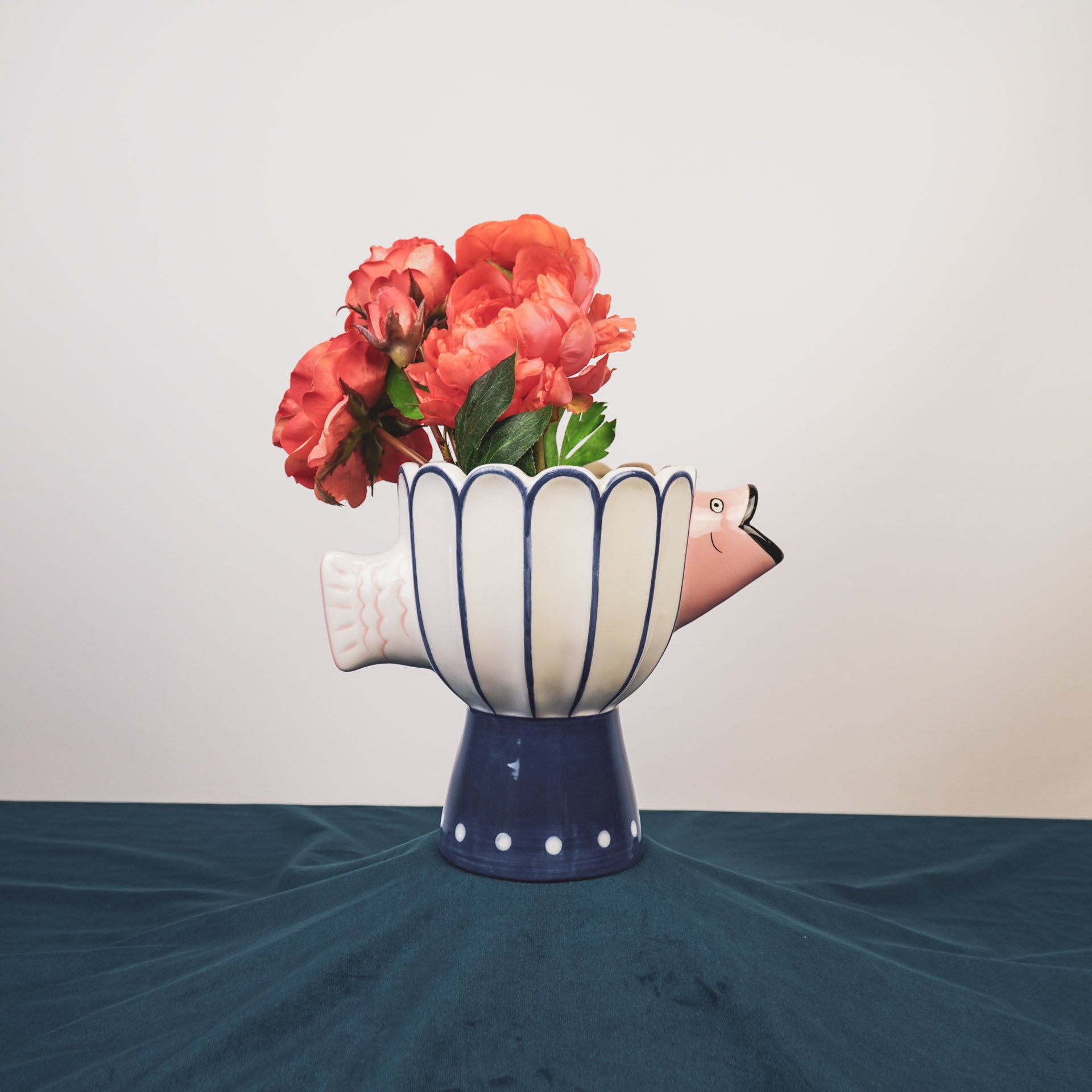 Vaas - Bloemvaas Zwemmende Vis- Dolomiet - Blauw/ Wit/Roze - 21x13.5x18cm