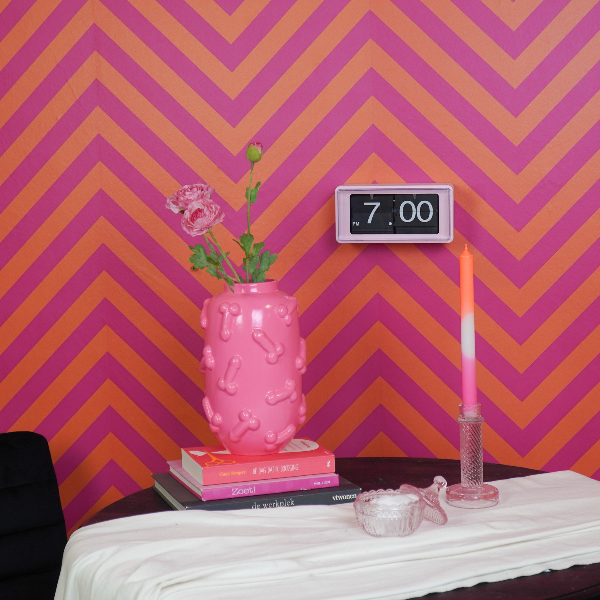 Klok- Kast Klok Flip Over- Roze- 22x13x11,5cm