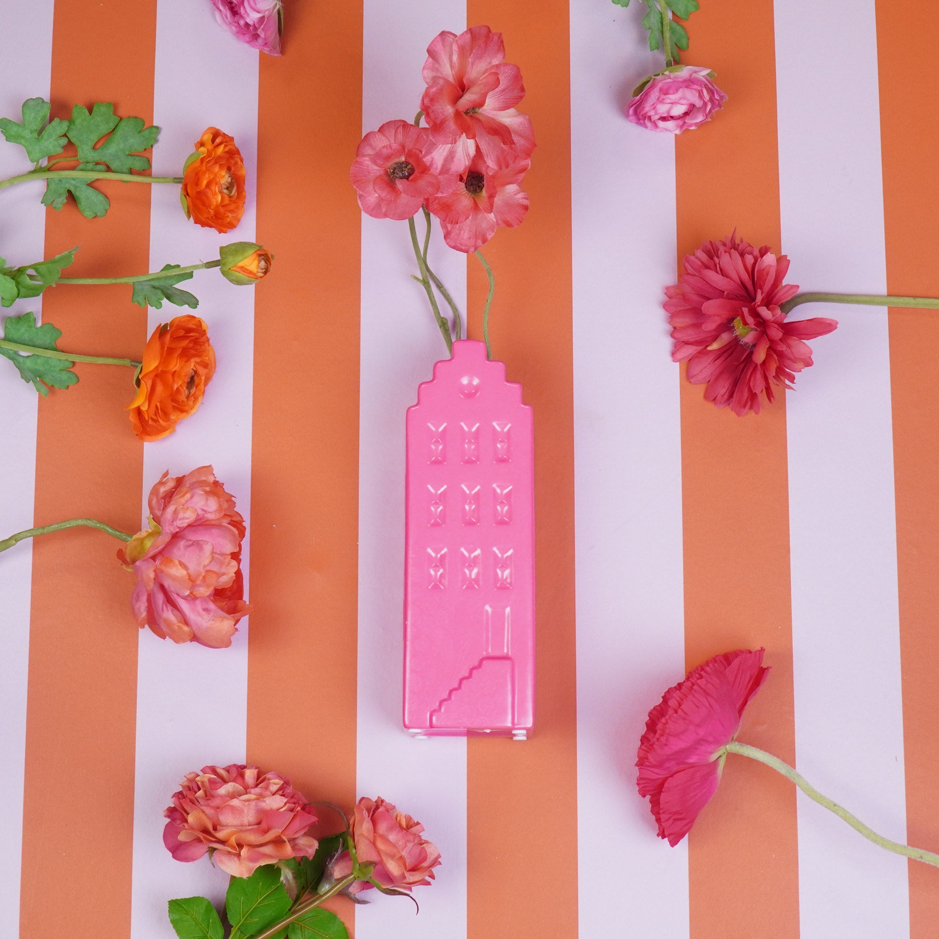 Bloemenvaas- Huis Vaas- Keramiek-Fluor Roze- 7,5x6x23 cm