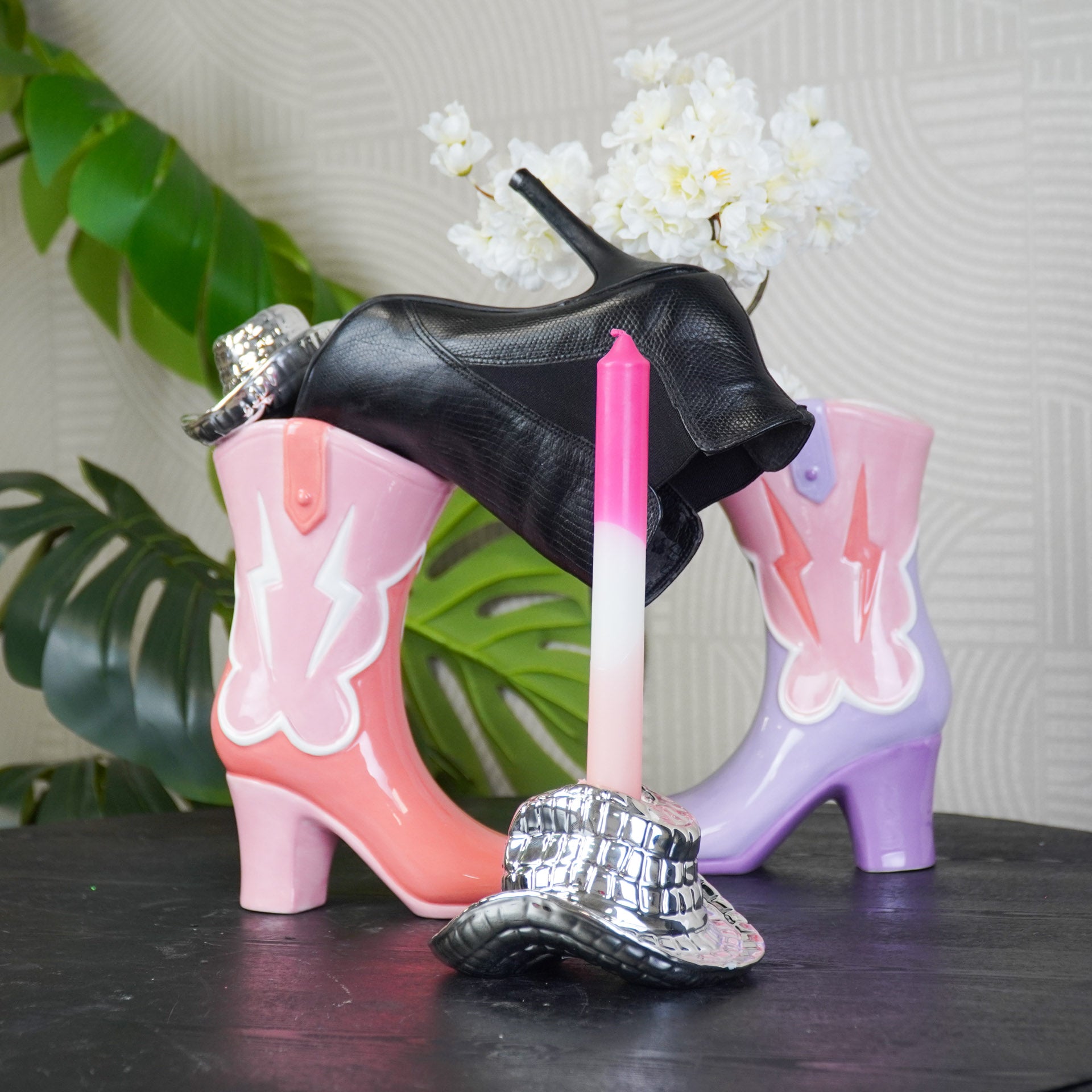 Bloemenvaas- Laars Vaas- Keramiek-Roze/ Lila- 16,5x10,5x26,5cm