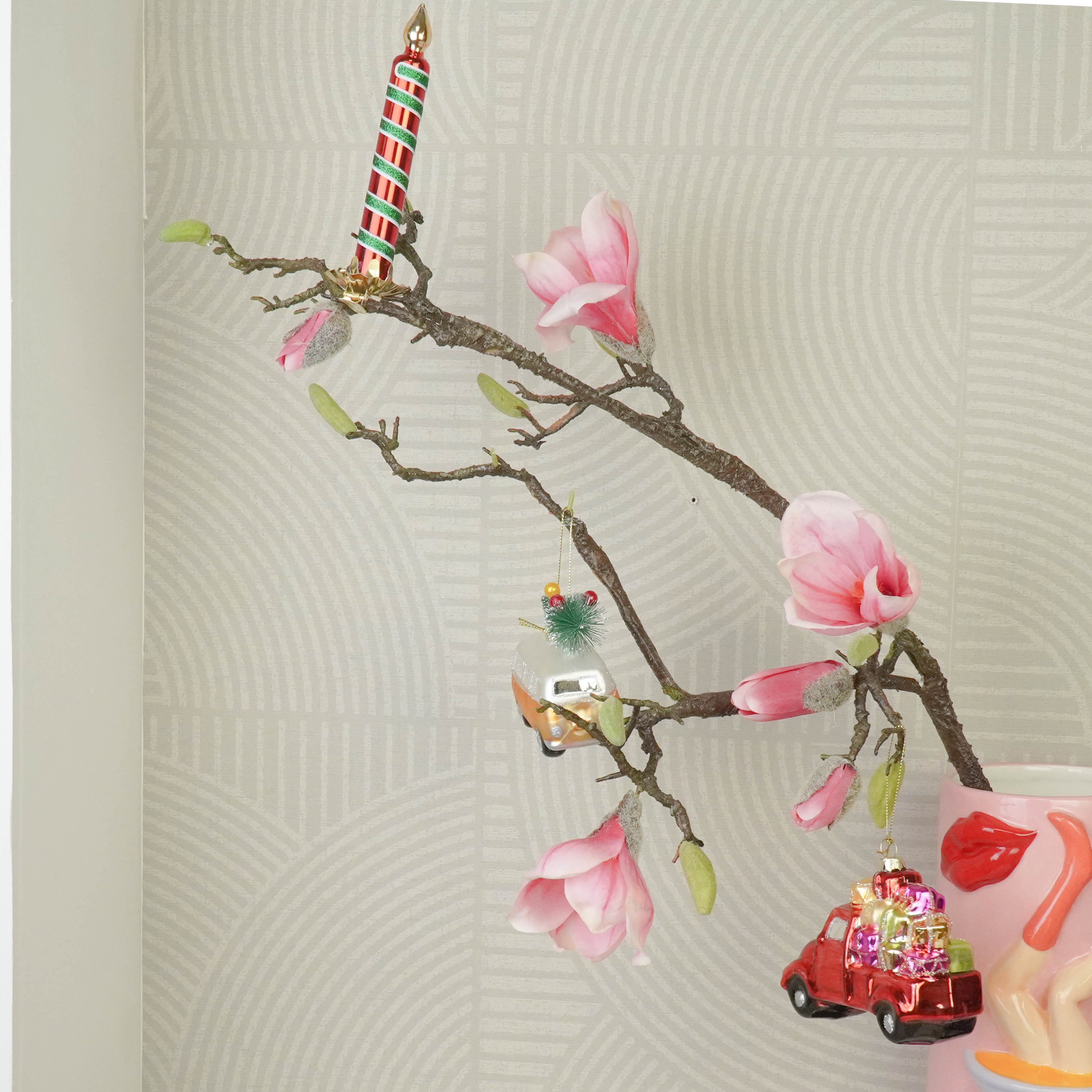 Kerstversiering -  Kersthanger - Busje met Kerstboom -  Geel  - Glas - 10x4,5x6,5cm