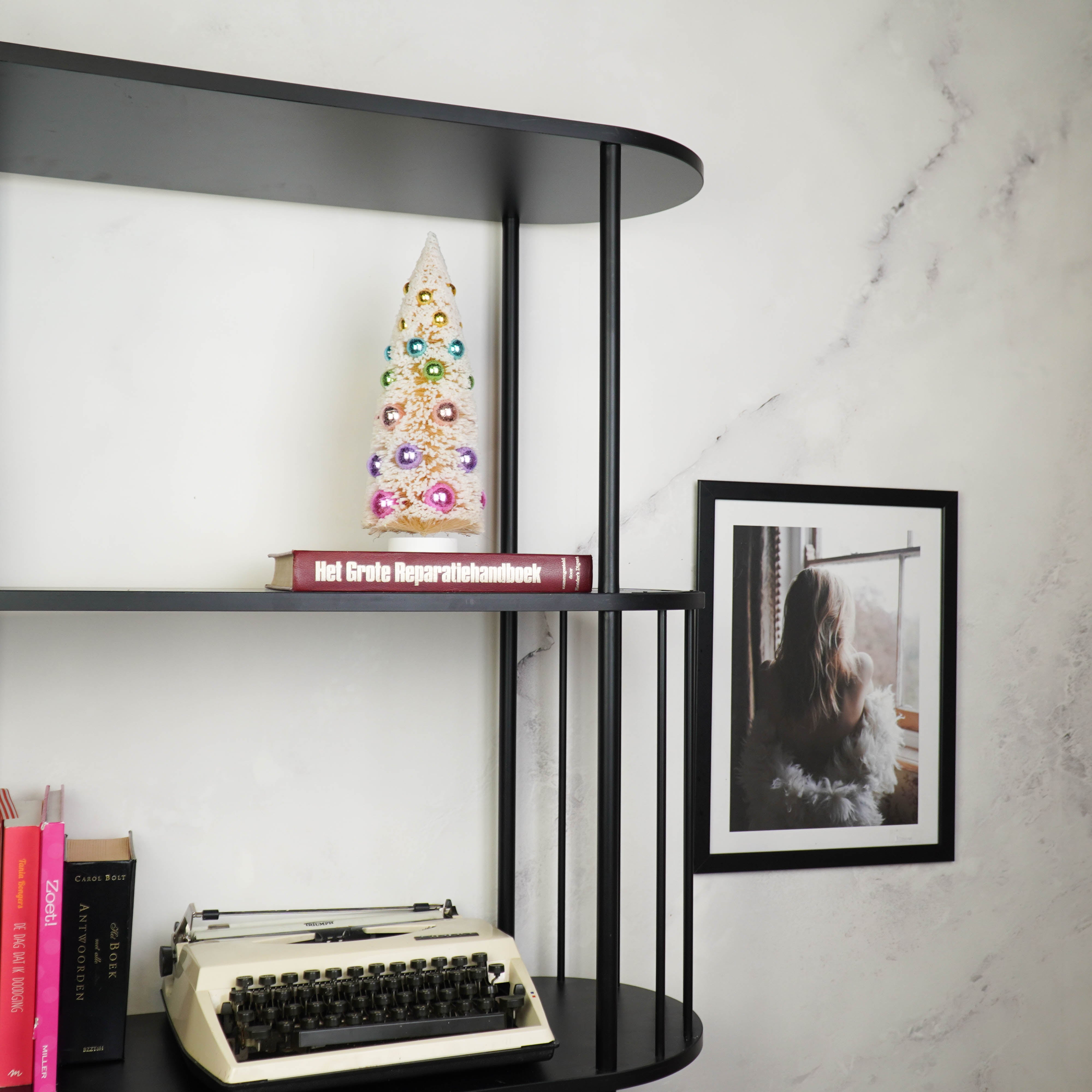 Kerstboom - Kunst Kerstboom met gekleurde ballen -  Sisal/ Kunststof -Beige / Multicolour  -