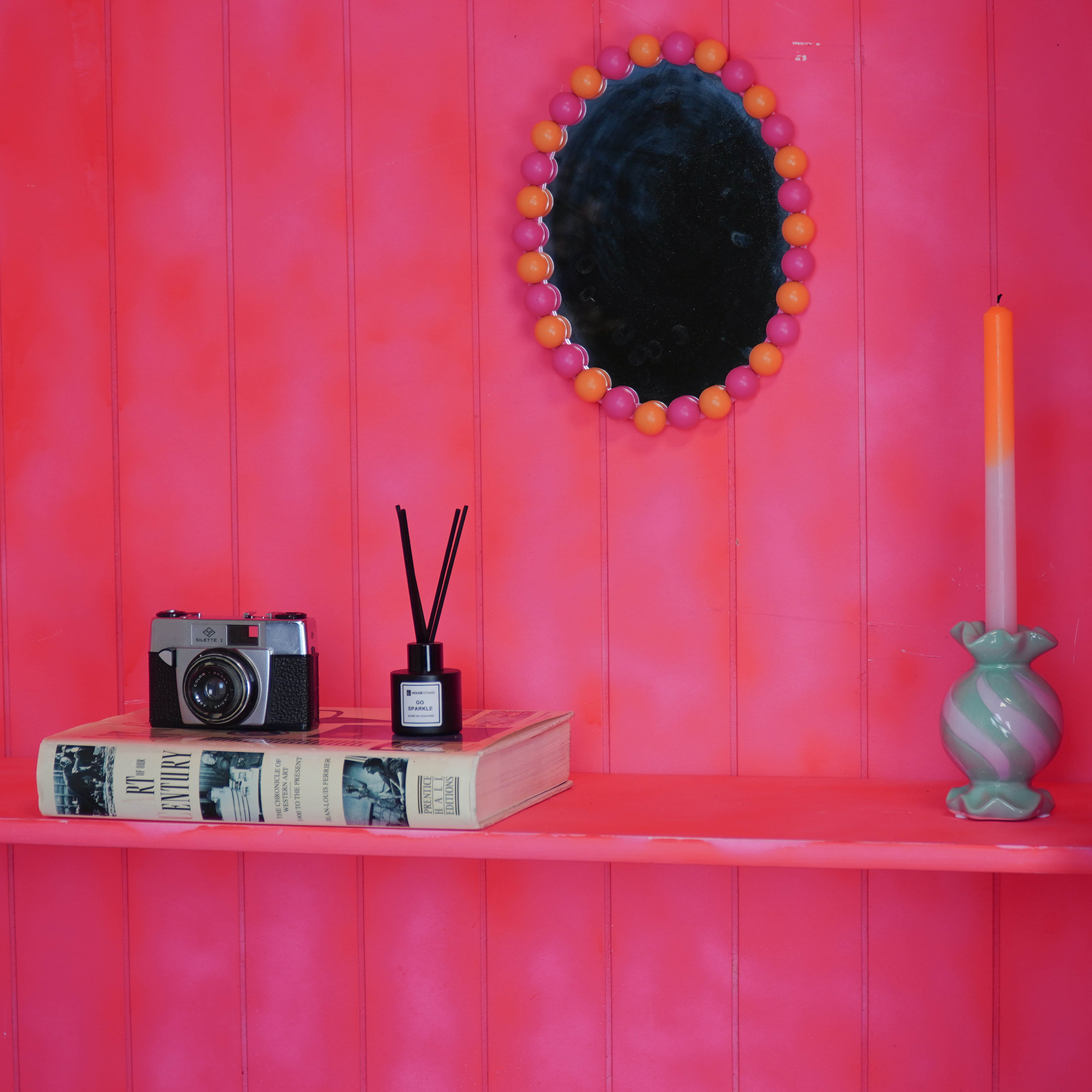 Spiegel - Wand Spiegel met Bolletjesrand - MDF/ Glas - Oranje/ Neon Roze - 29x22.5cm