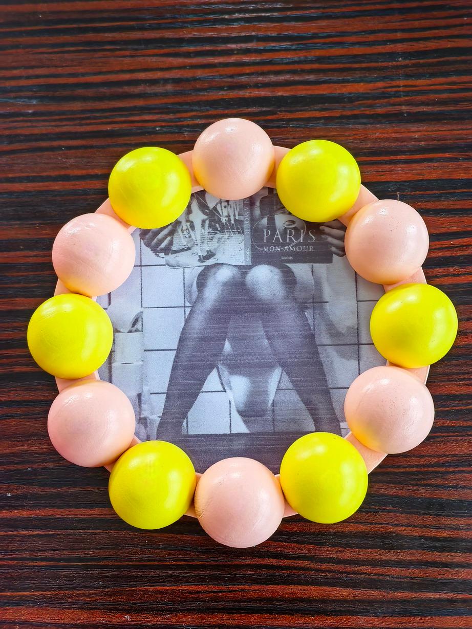 Fotolijst - Rond met Bolletjes Rand - MDF - Licht Roze/ Geel - 14.5x14.5cm