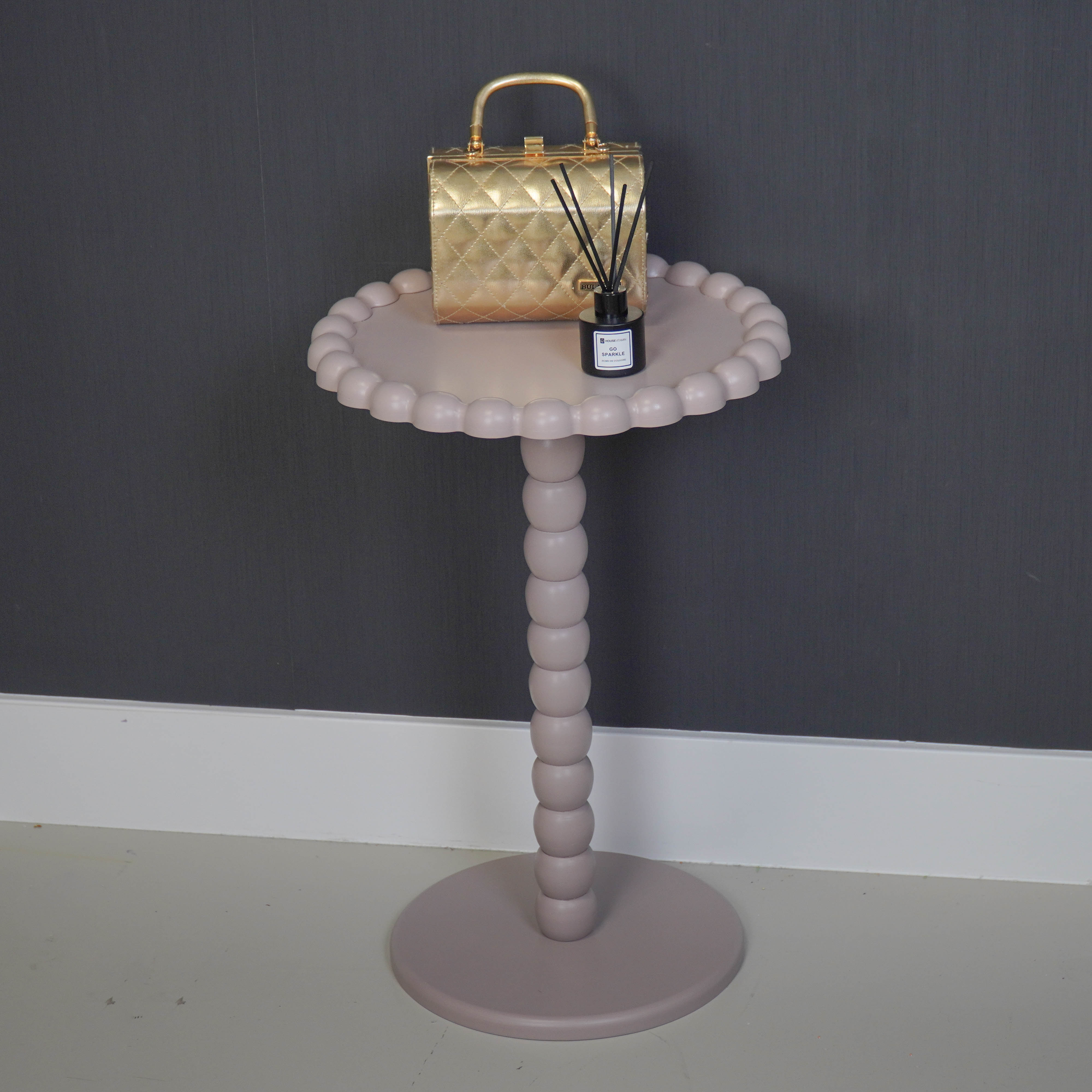 Bijzettafel- Ronde Bijzettafel met Bolletjes Rand en Poot - MDF - Taupe - 38X55cm