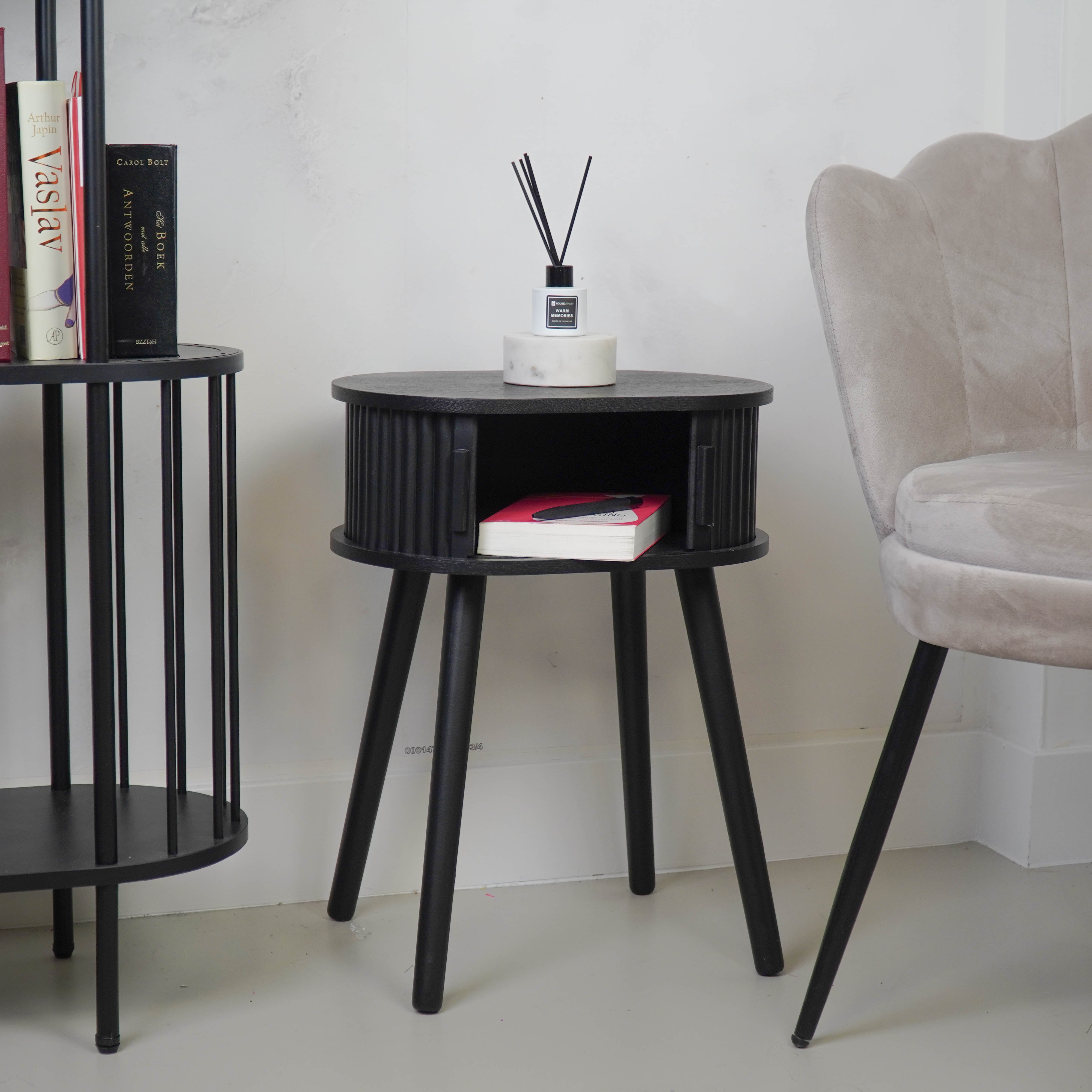 Bijzettafel - Nachtkastje met Schuifdeur van Latten - Zwart - 40x30x53cm