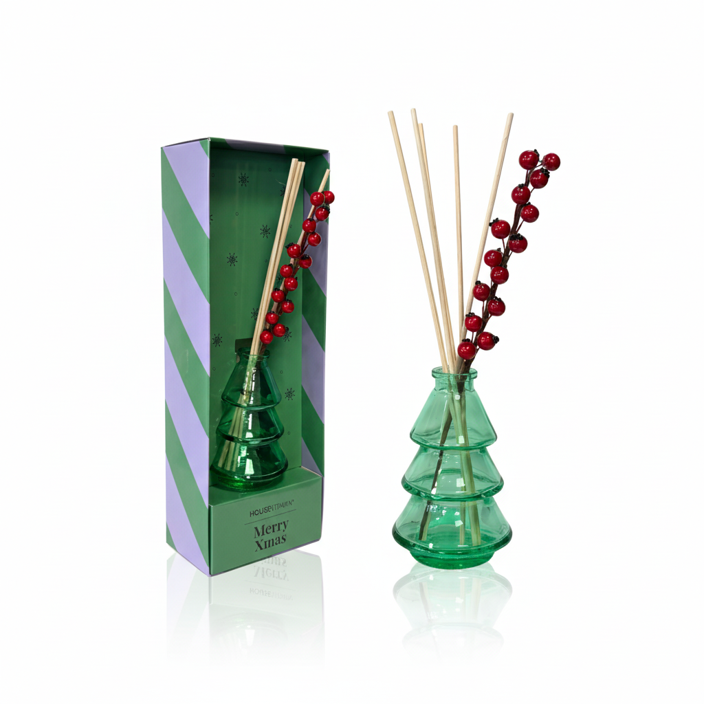 XMAS- Set Kerst Cadeauset – 2 x Geurstokjes, Geurkaars & Kerstbordjes Ø15 en Ø19 cm – Kerst Giftset