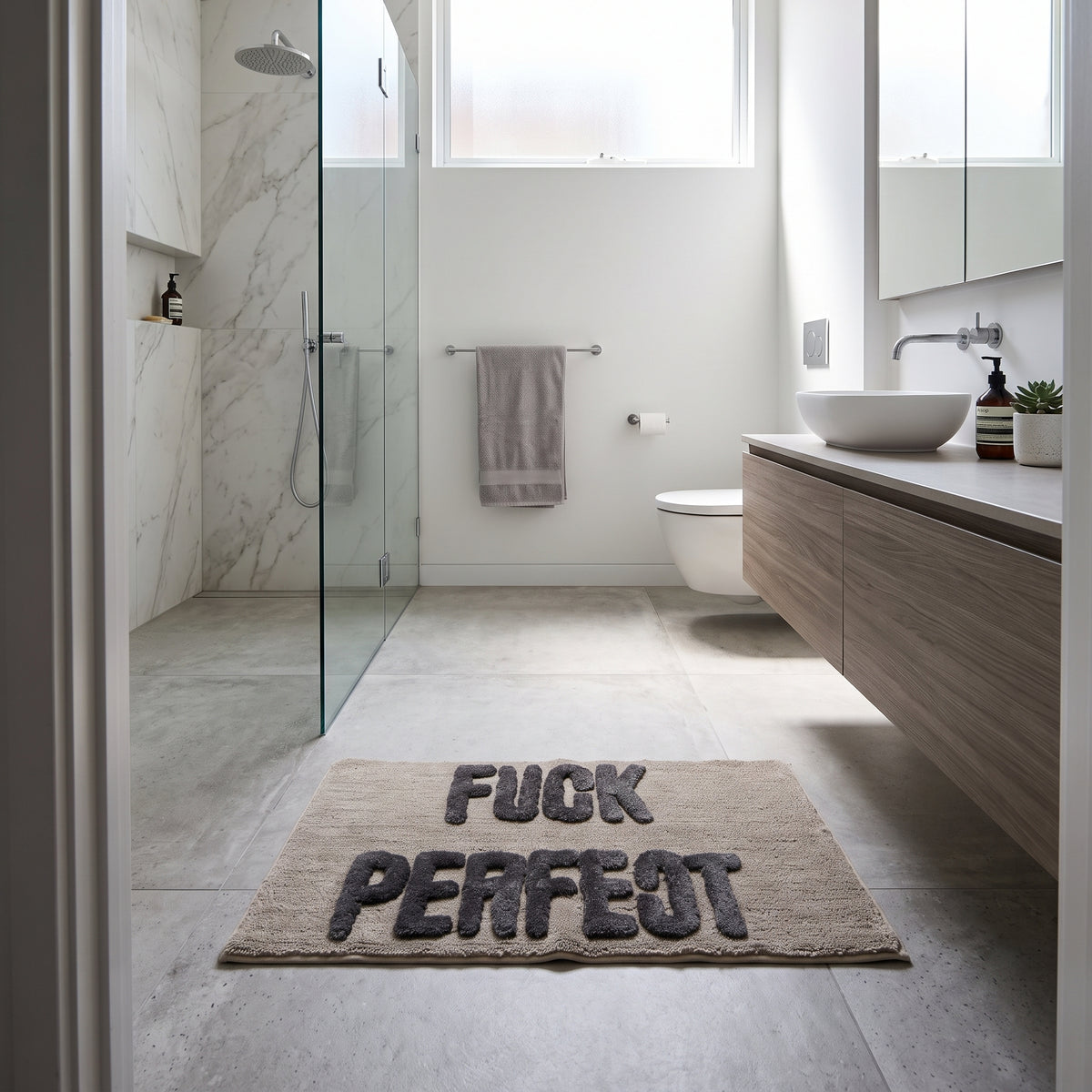 Badmat - Fuck Perfect - Katoen/ Polyester - Beige/Grijs -  80x50x1 cm