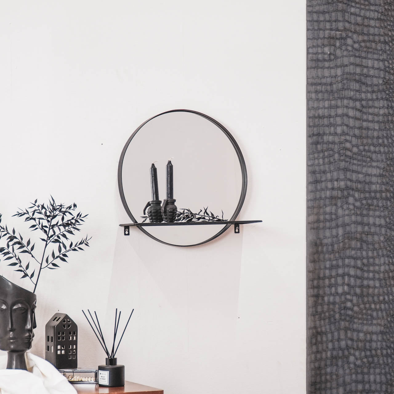 Housevitamin Ronde Spiegel met Plank- Zwart - Ø40cm