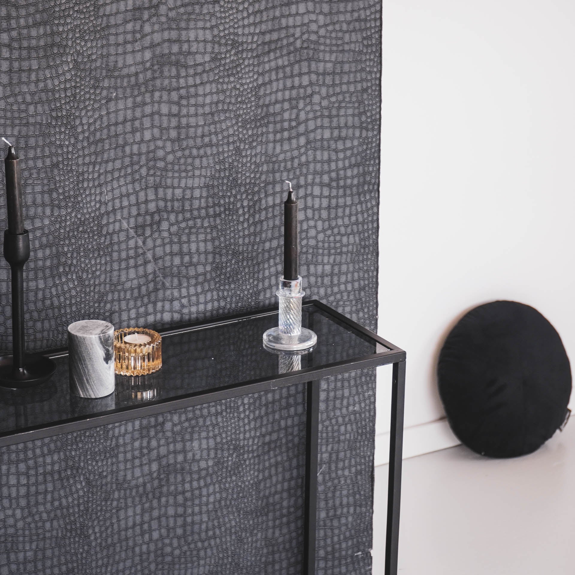 Glazen kandelaar voor dinerkaars met rainbow finish 